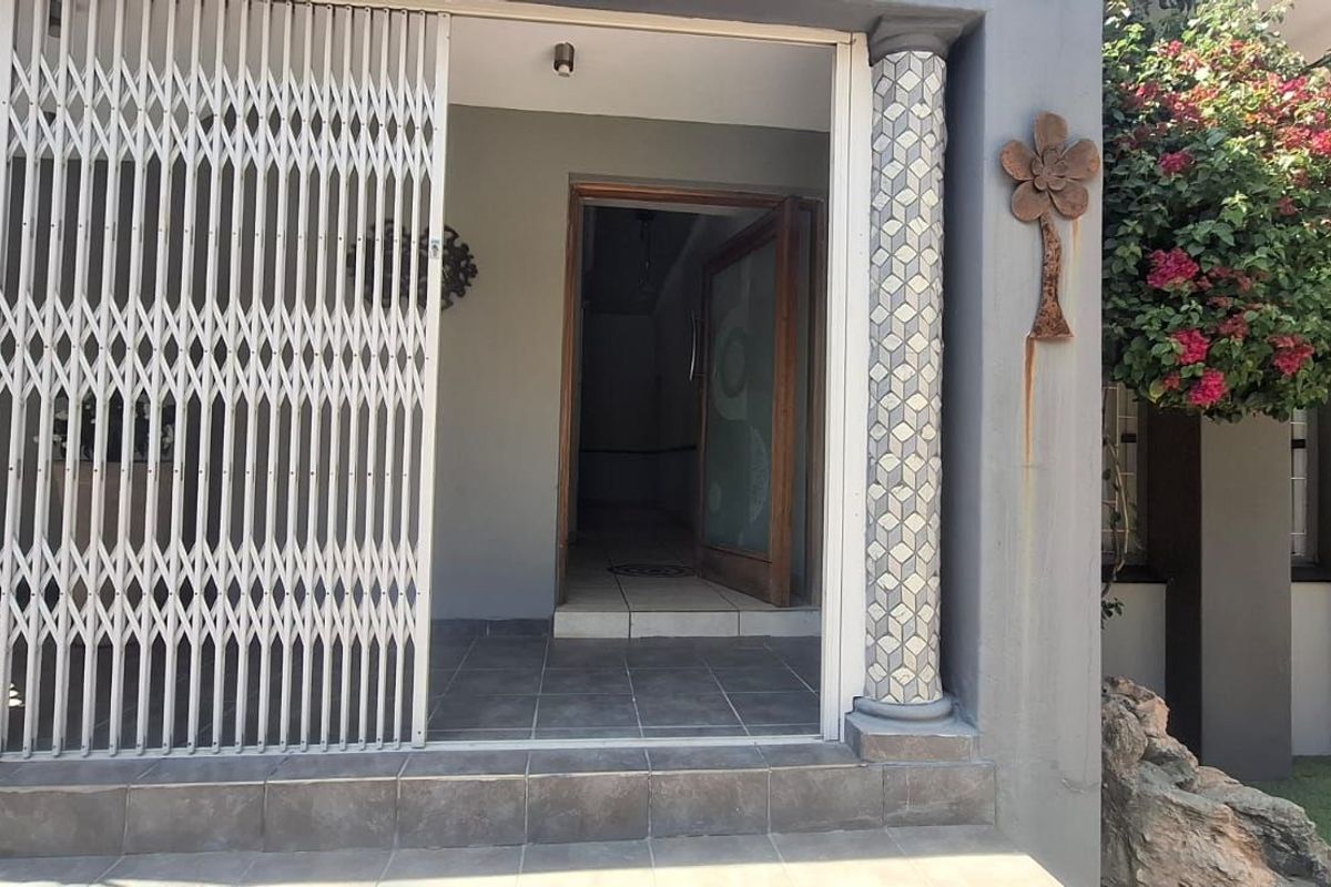 House For Sale in Bendor - Photo 3