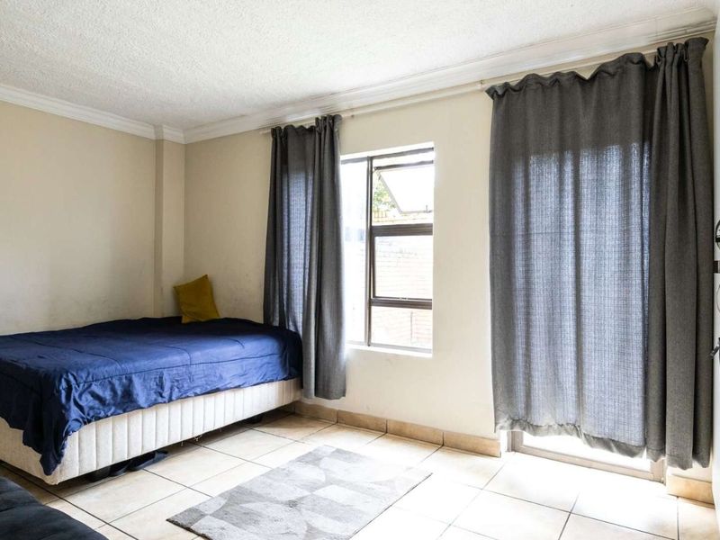 Apartment For Sale in Pretoria West - Photo 8