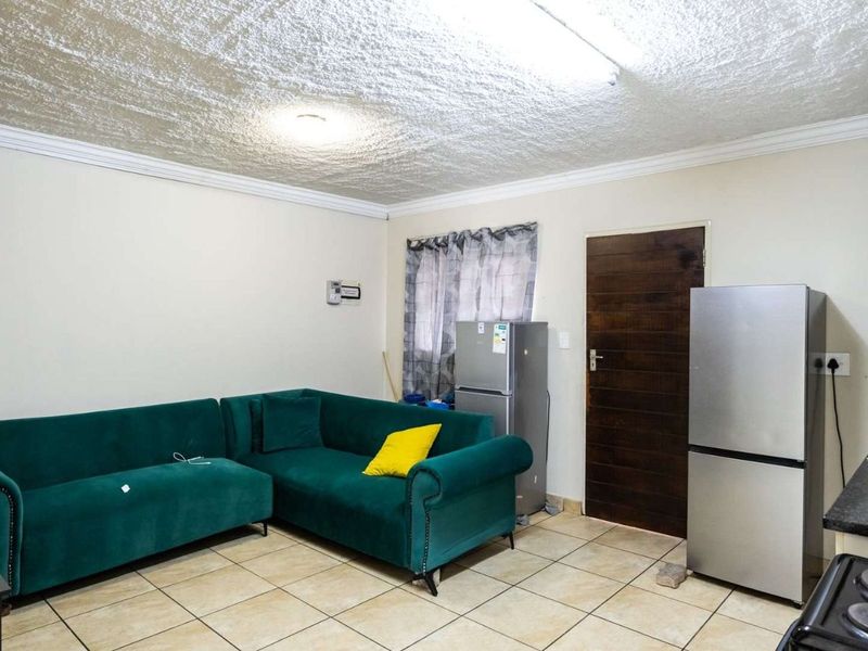 Apartment For Sale in Pretoria West - Photo 7