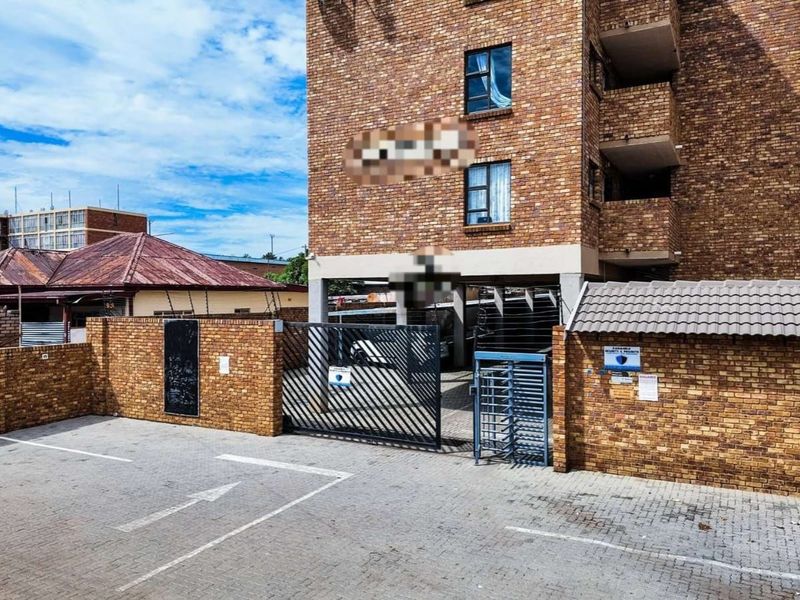 Apartment For Sale in Pretoria West - Photo 3