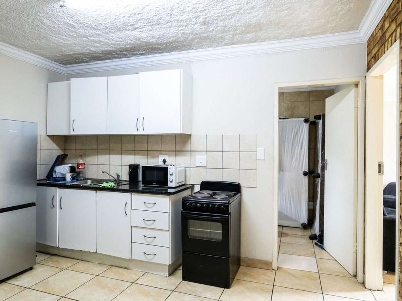 Apartment For Sale in Pretoria West - Photo 5