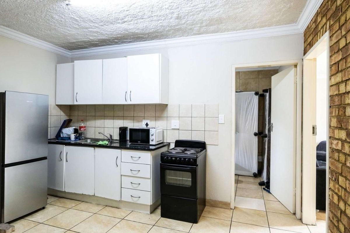 Apartment For Sale in Pretoria West - Photo 5