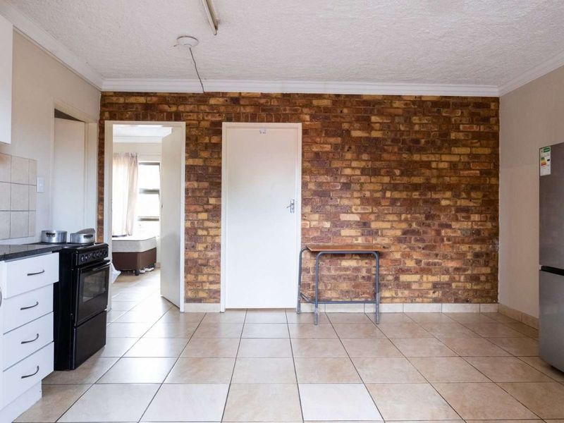 Apartment For Sale in Pretoria West - Photo 4