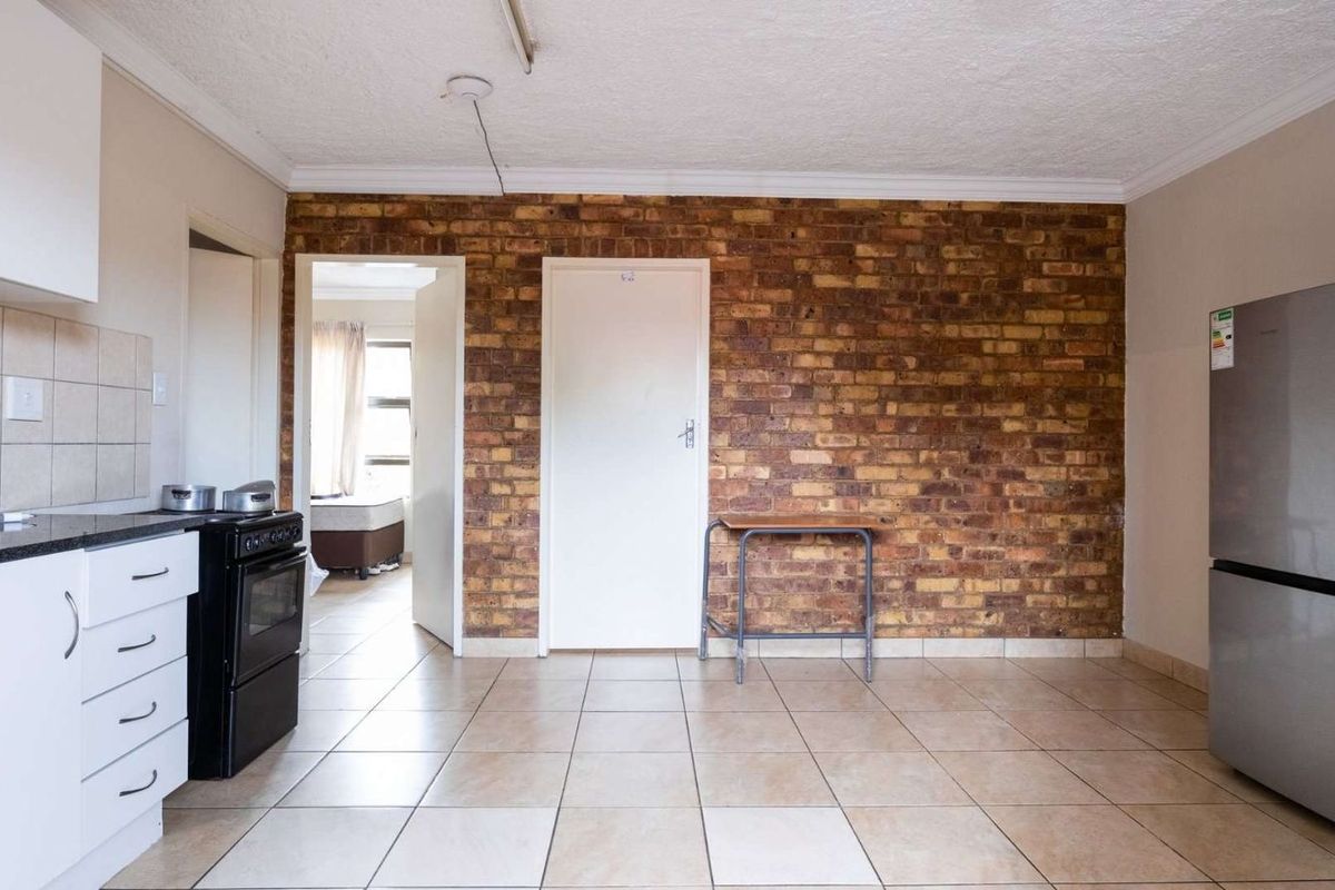 Apartment For Sale in Pretoria West - Photo 4
