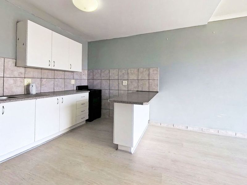 Townhouse For Sale in Hartenbos Central - Photo 5