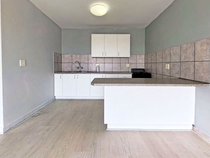 Townhouse For Sale in Hartenbos Central - Photo 4