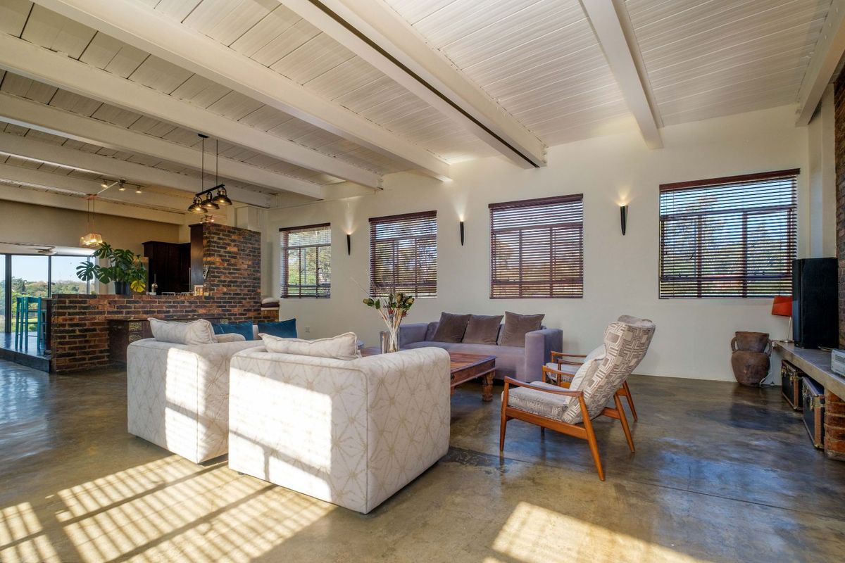 Apartment For Sale in Braamfontein Werf - Photo 2