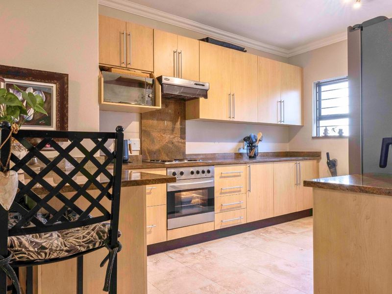 Townhouse For Sale in Fairland - Photo 10