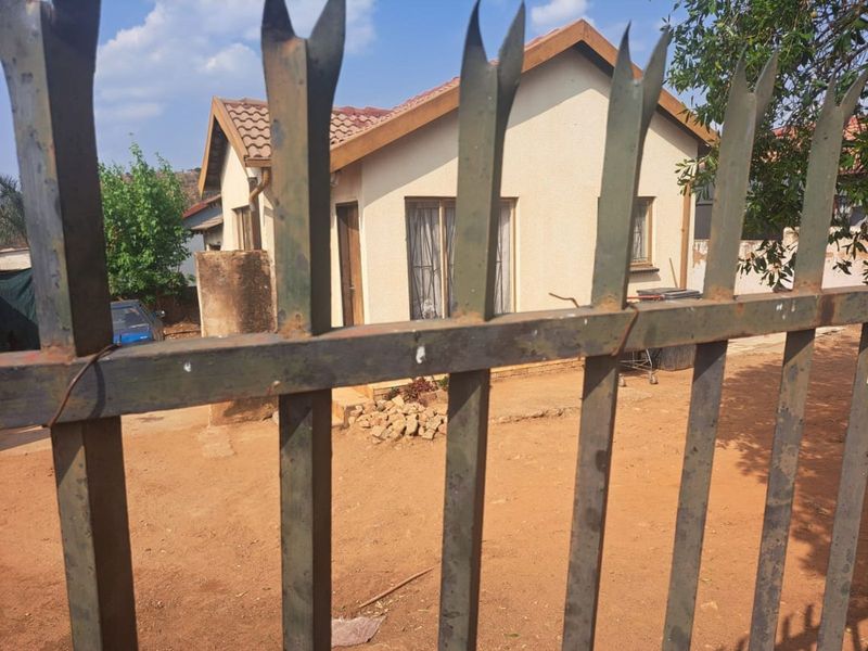 House For Sale in Mamelodi East - Photo 4