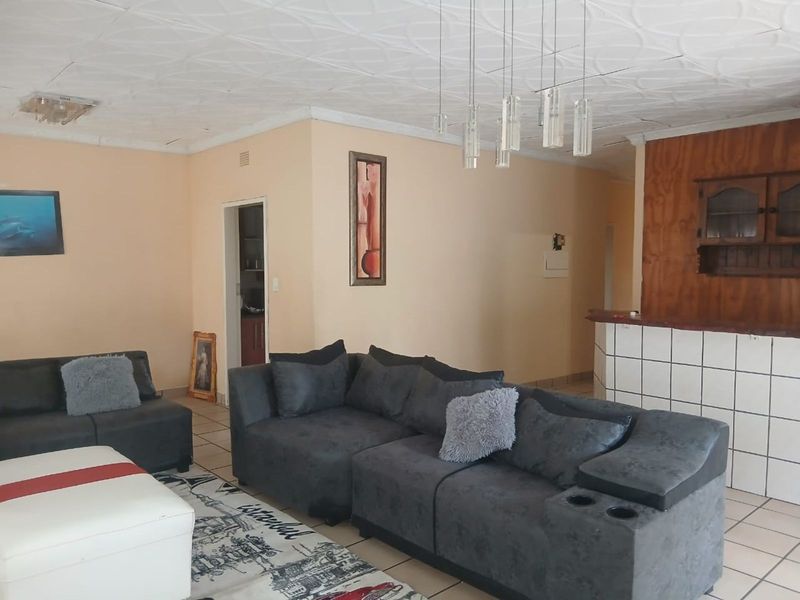 House For Sale in Edleen - Photo 4