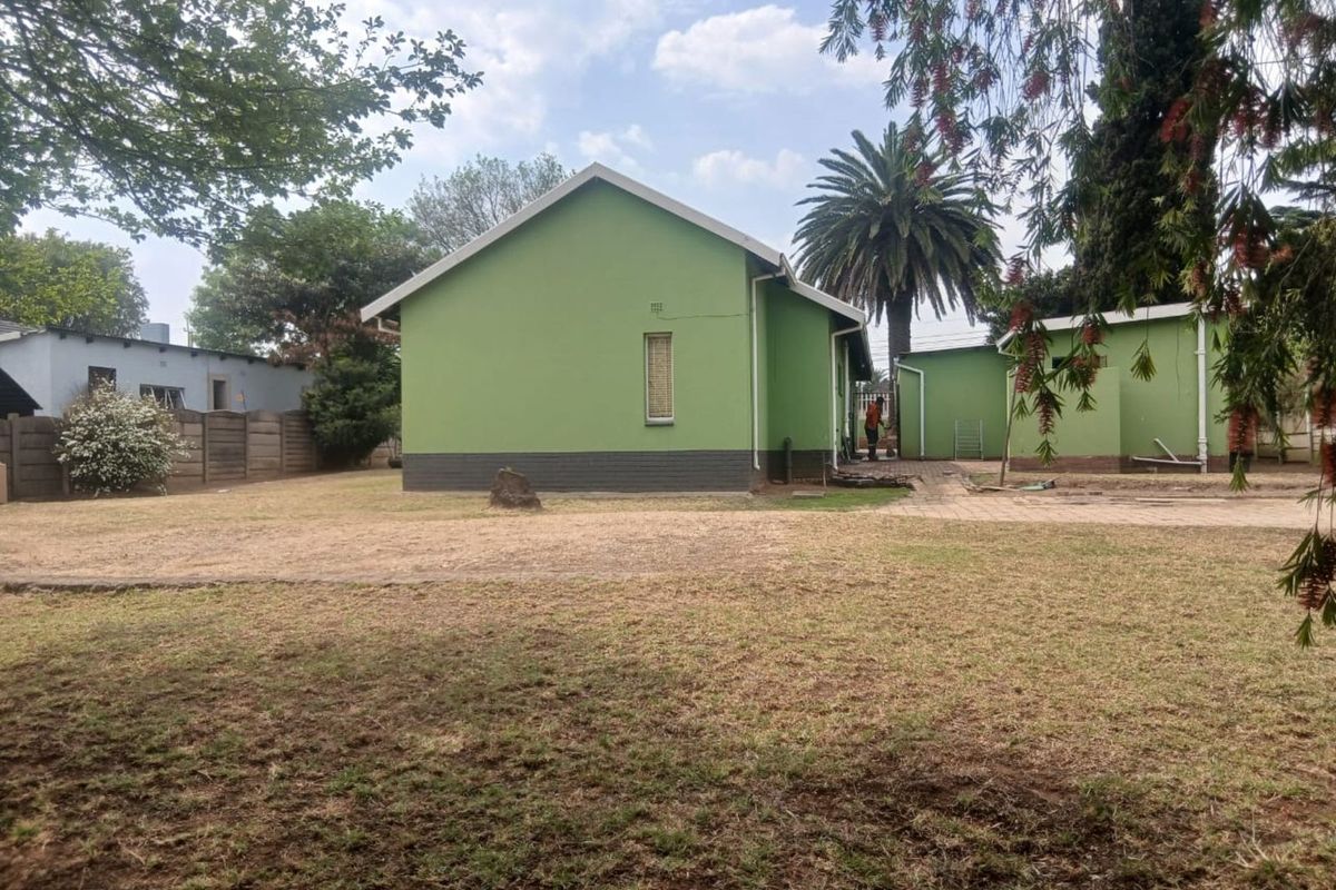 House For Sale in Edleen - Photo 2