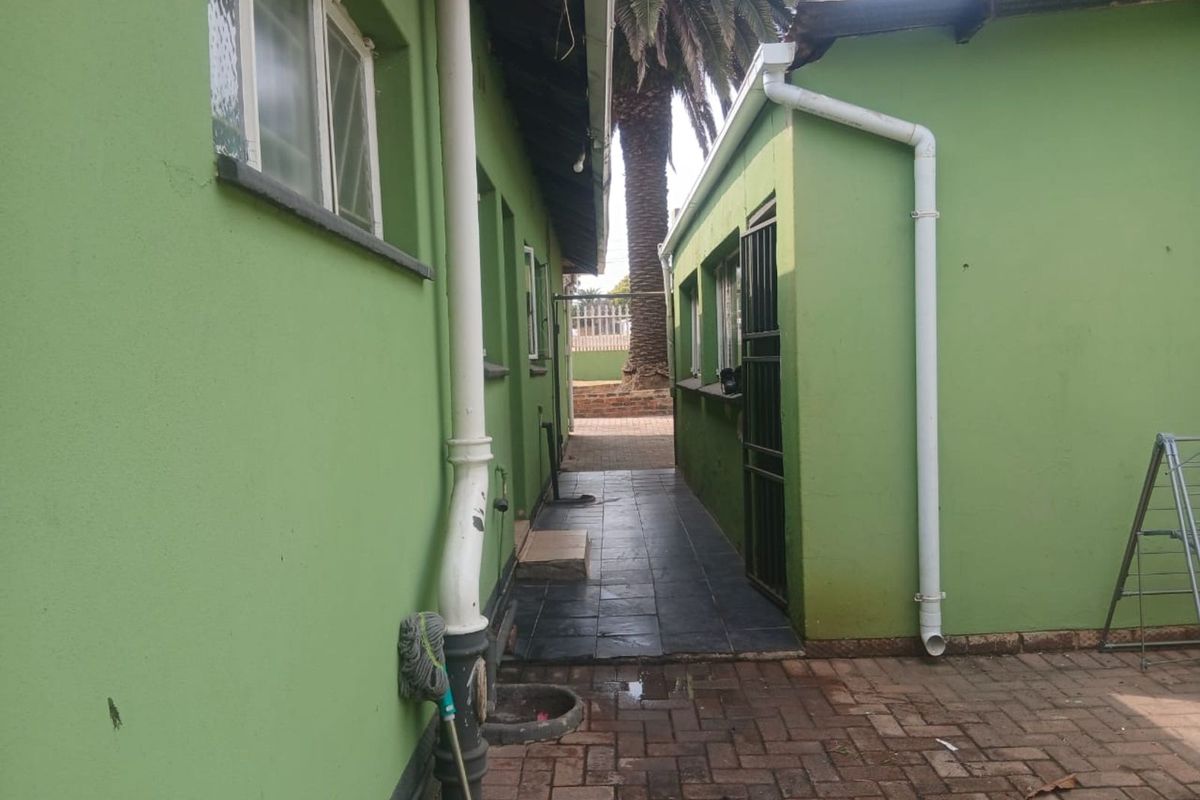 House For Sale in Edleen - Photo 3