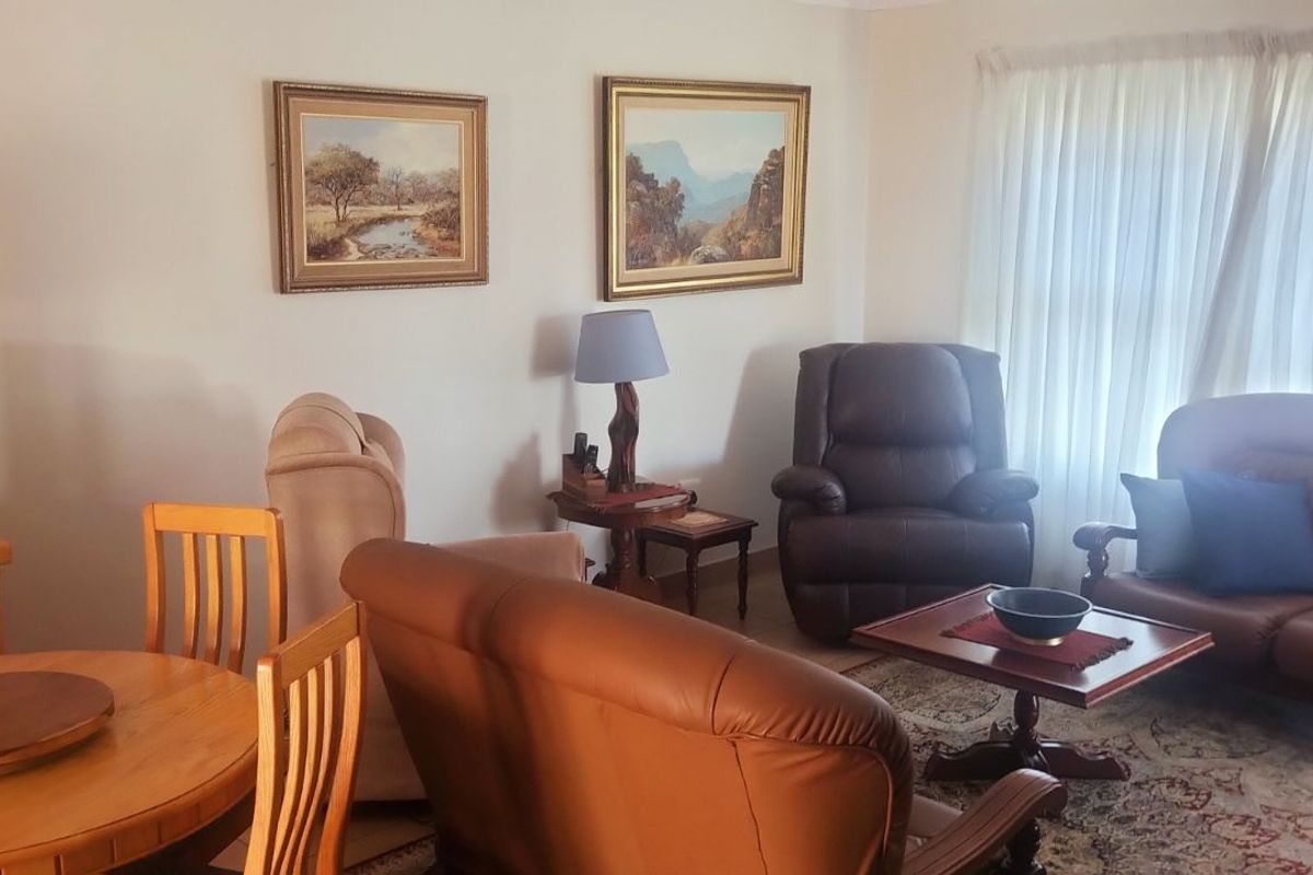 Townhouse For Sale in Equestria - Photo 2