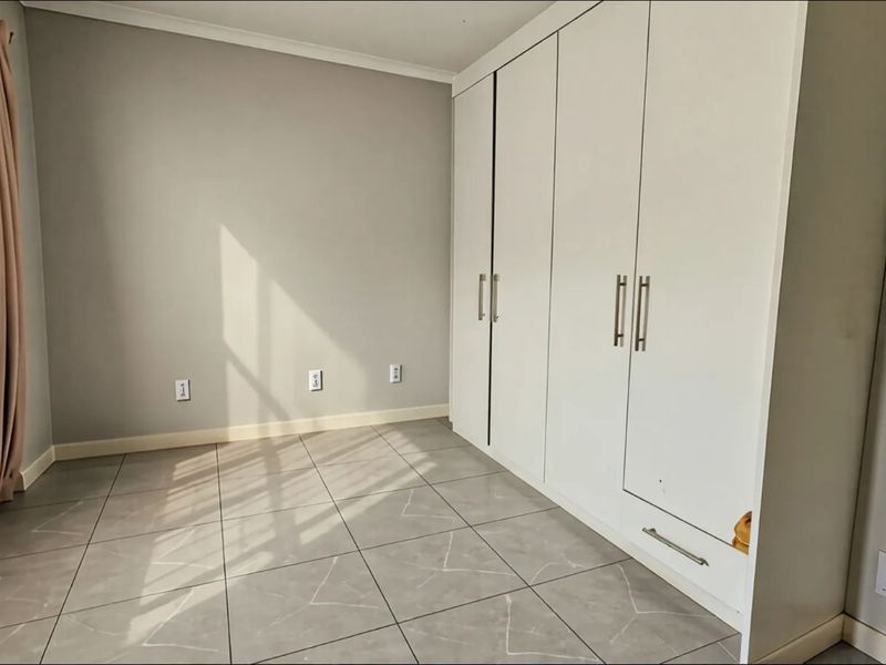 House For Sale in Riverside View - Photo 10