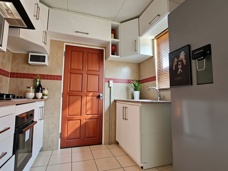 House For Sale in Riverside View - Photo 8