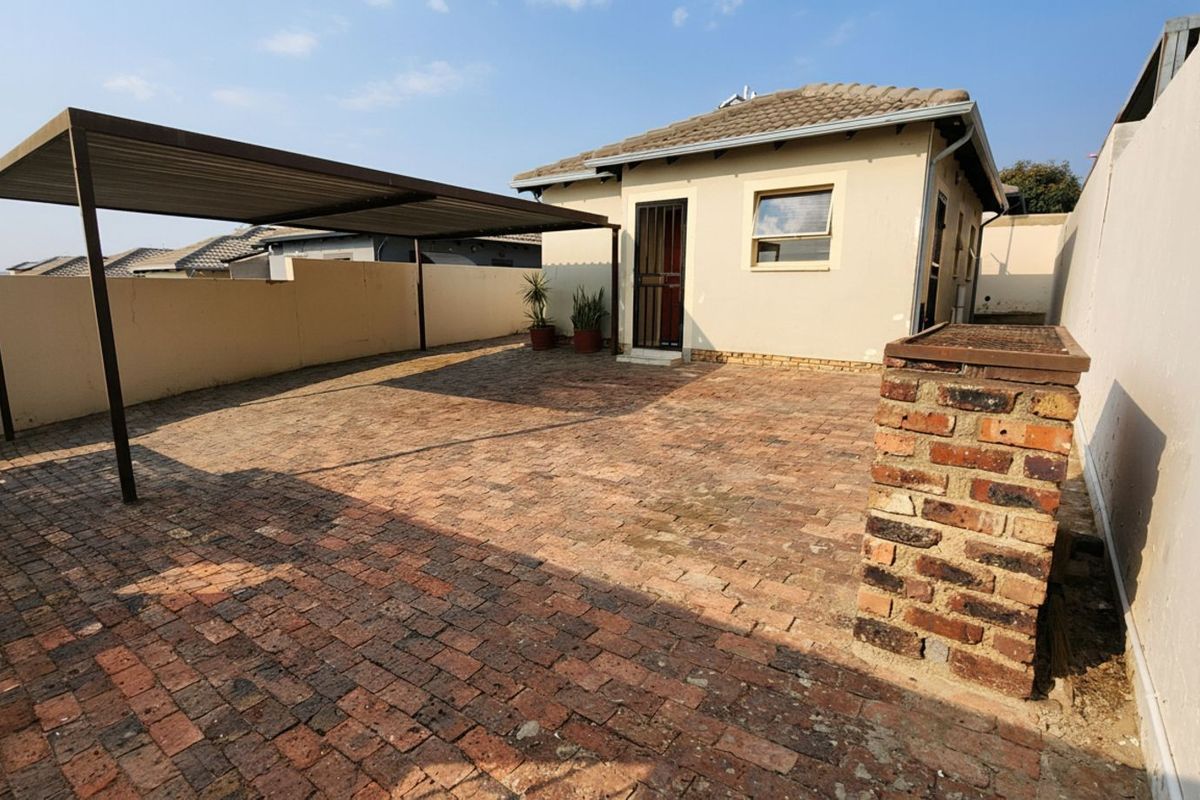 House For Sale in Riverside View - Photo 2