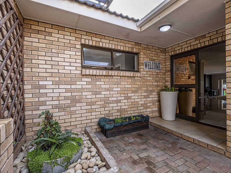 House For Sale in Bluewater Bay - Photo 4