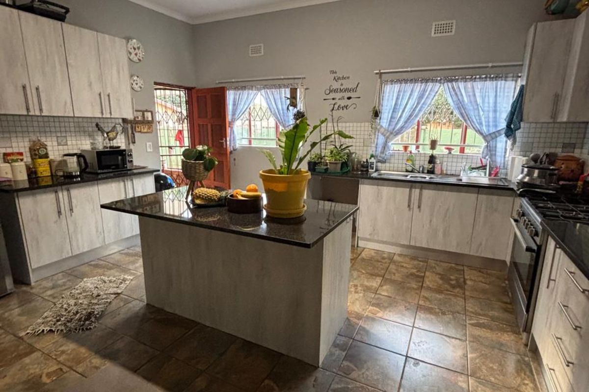 House For Sale in Pretoria North - Photo 4