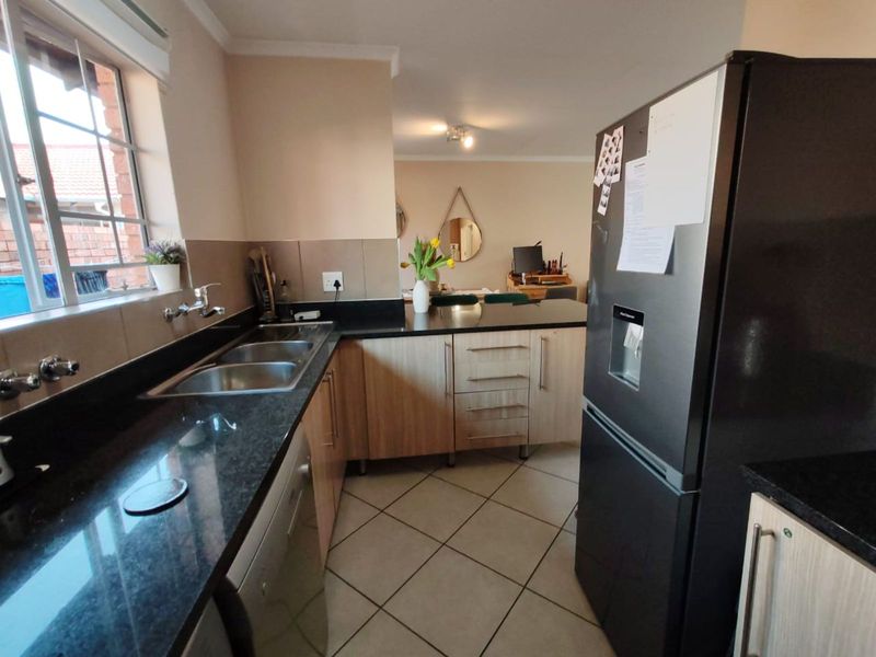 Townhouse For Sale in Monavoni - Photo 6