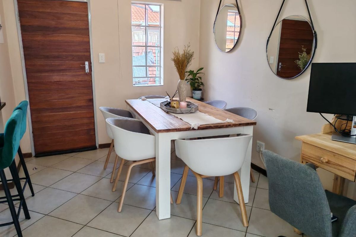 Townhouse For Sale in Monavoni - Photo 5