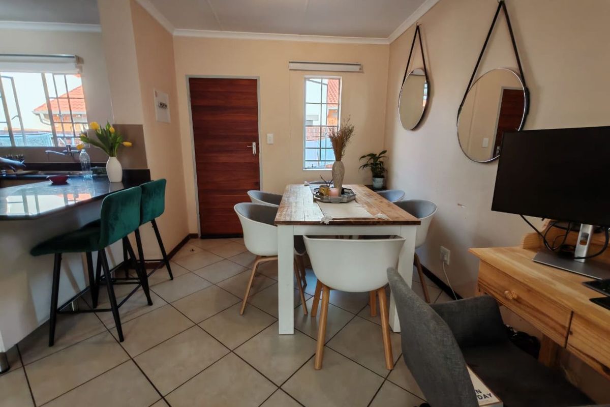 Townhouse For Sale in Monavoni - Photo 4