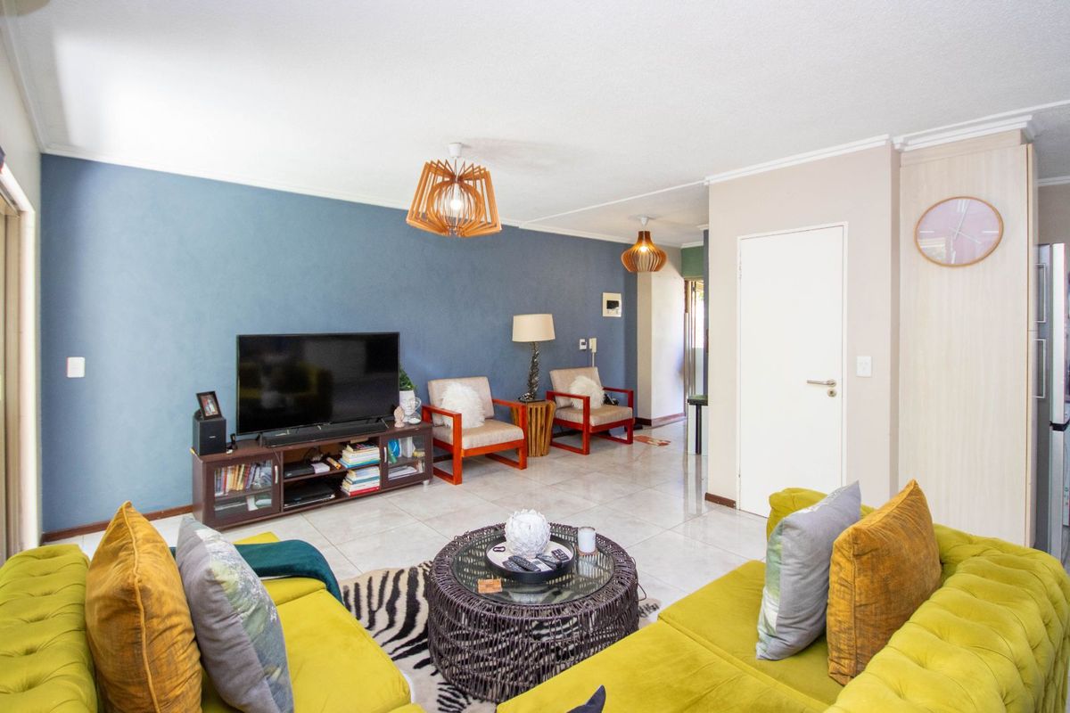 Townhouse For Sale in Broadacres - Photo 3