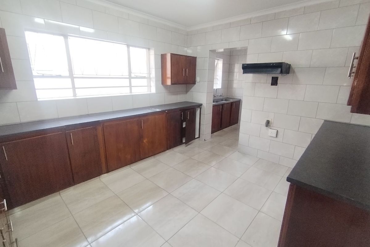 House For Sale in Malabar - Photo 4