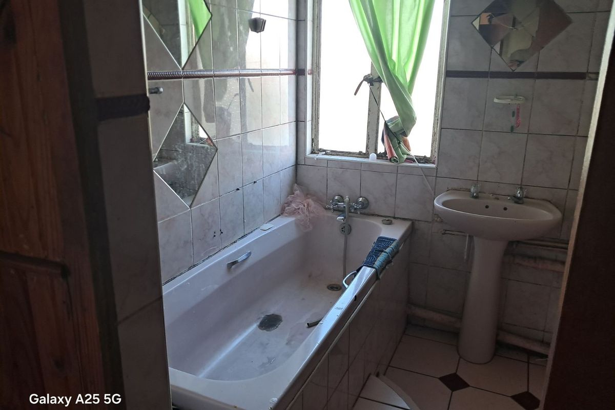 Apartment For Sale in Algoa Park - Photo 2