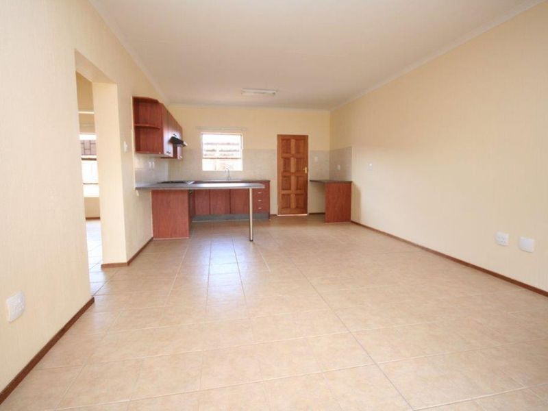 Townhouse For Sale in Florida Glen - Photo 2