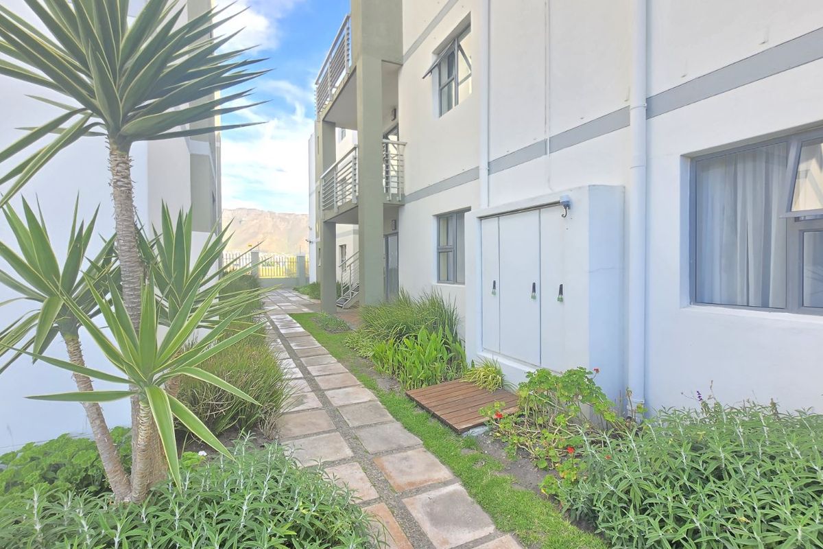 Apartment For Sale in Whispering Pines - Photo 2