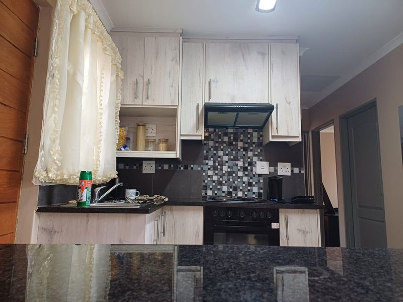 Townhouse For Sale in Ellaton - Photo 4