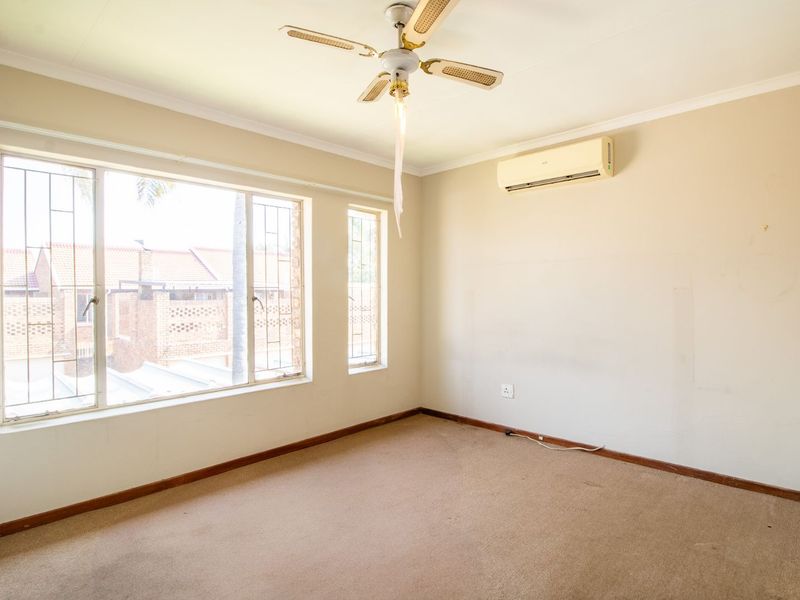 Townhouse For Sale in Doornpoort - Photo 10