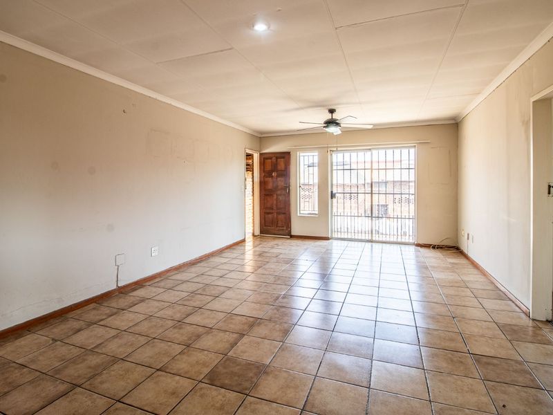 Townhouse For Sale in Doornpoort - Photo 8