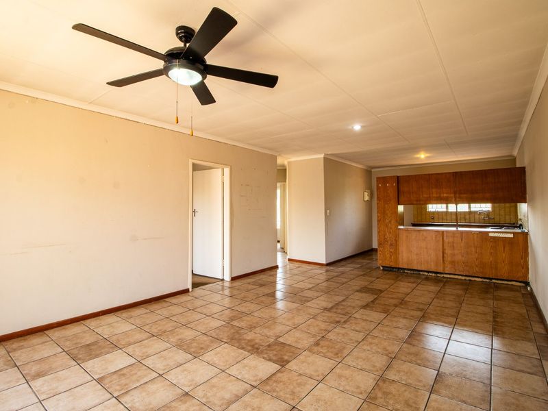 Townhouse For Sale in Doornpoort - Photo 7