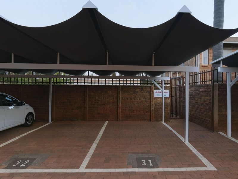 Townhouse For Sale in Doornpoort - Photo 3