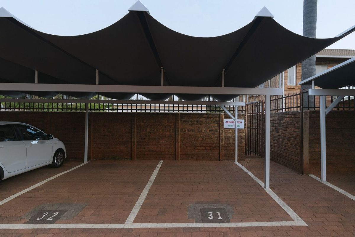 Townhouse For Sale in Doornpoort - Photo 3