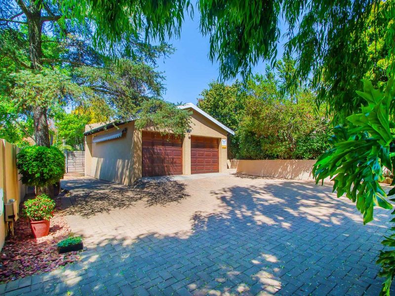 House For Sale in Randpark Ridge - Photo 2