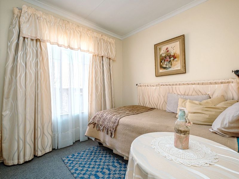 Townhouse For Sale in Allen's Nek - Photo 10