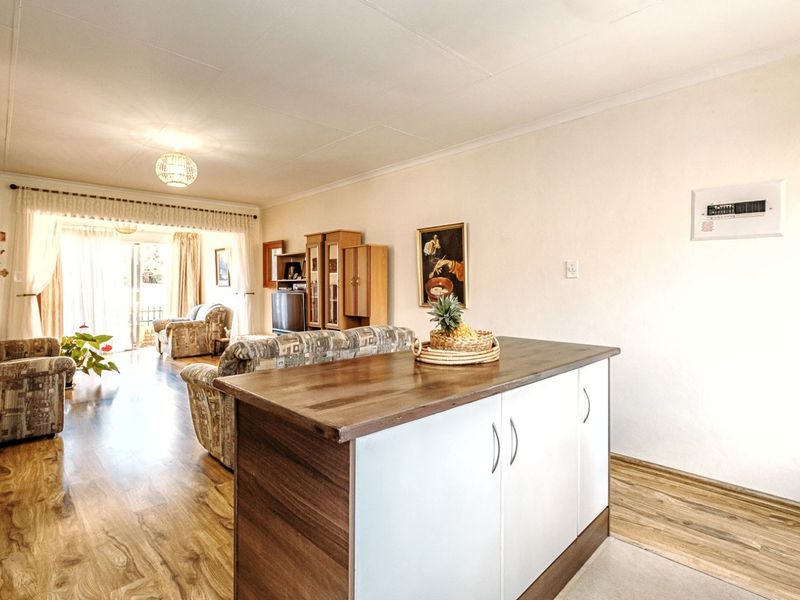 Townhouse For Sale in Allen's Nek - Photo 4