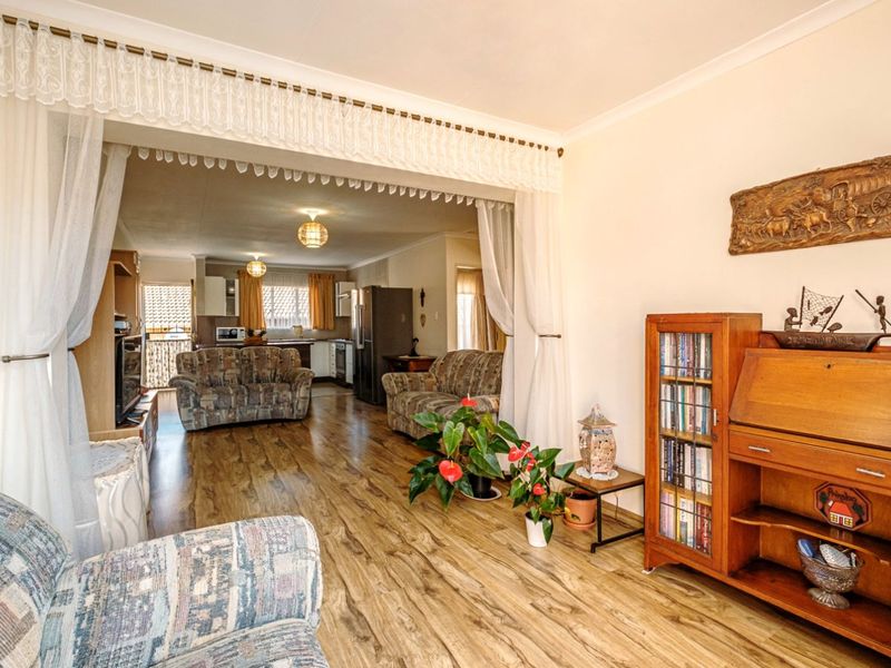 Townhouse For Sale in Allen's Nek - Photo 8