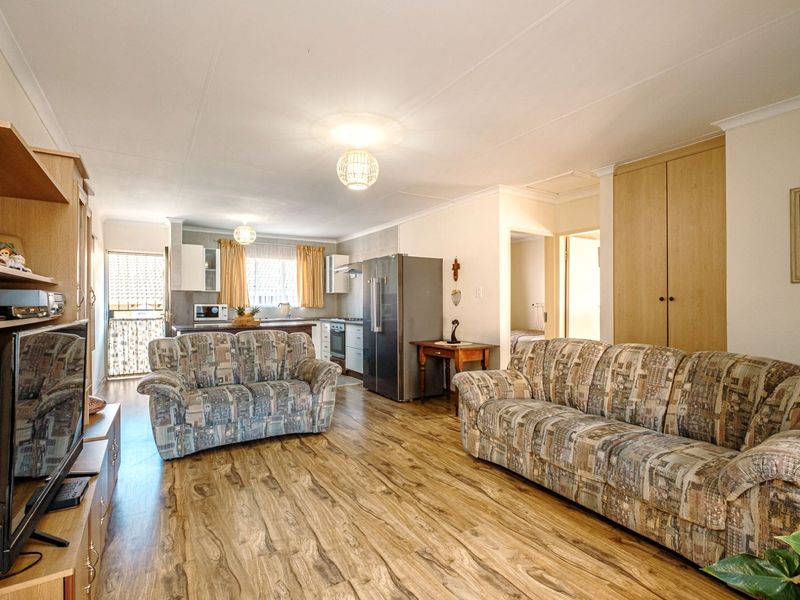 Townhouse For Sale in Allen's Nek - Photo 6