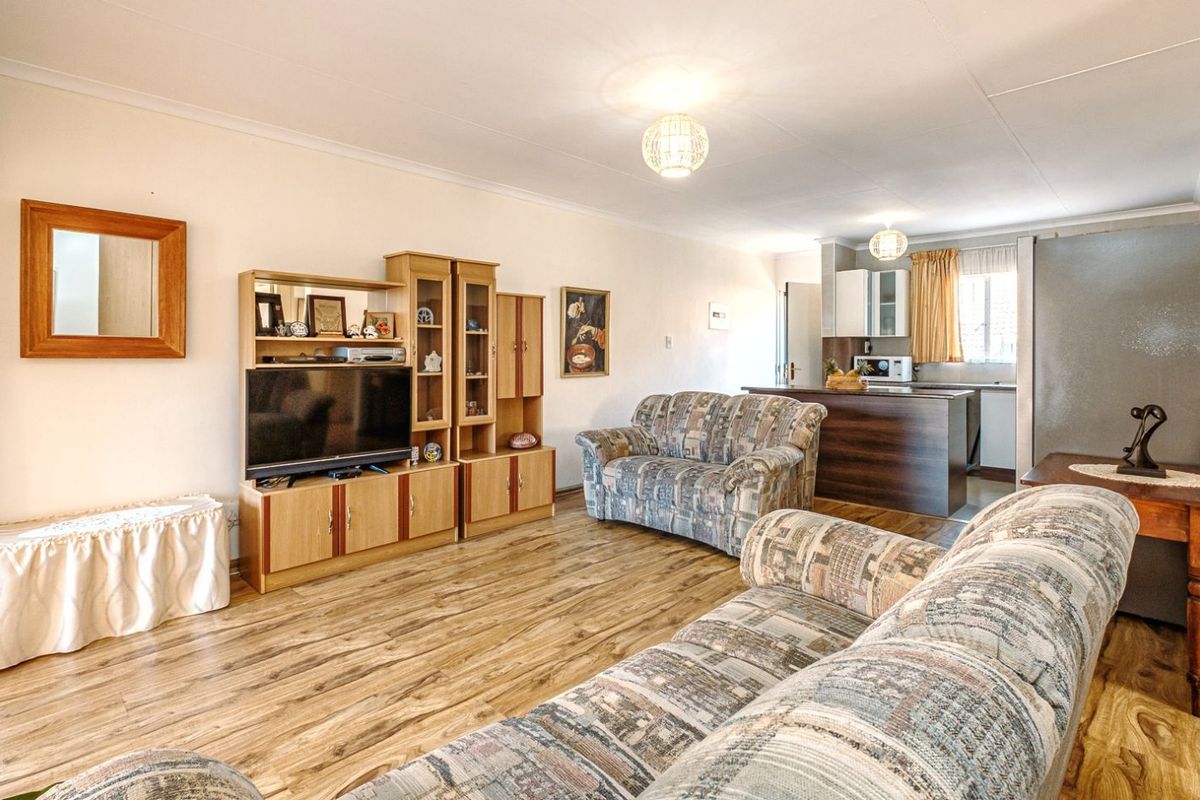 Townhouse For Sale in Allen's Nek - Photo 5