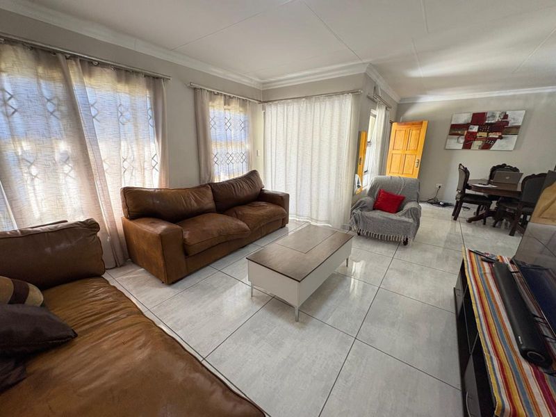 House For Sale in Verwoerdpark - Photo 4