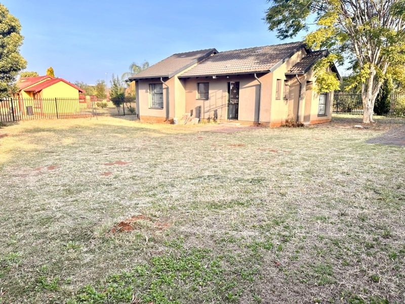 House For Sale in The Orchards - Photo 2