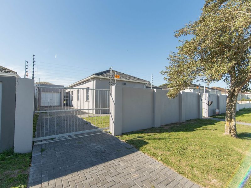 House For Sale in Glenhurd - Photo 2