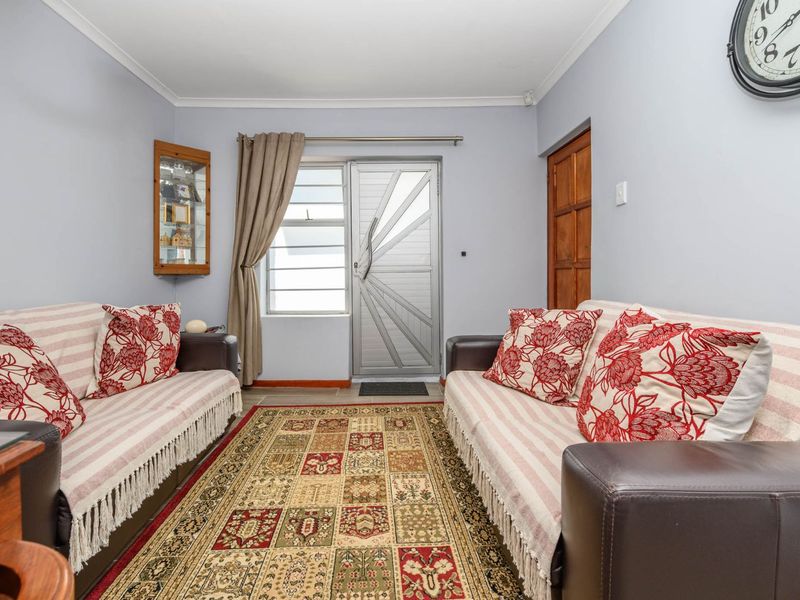 House For Sale in Parsonsvlei - Photo 3