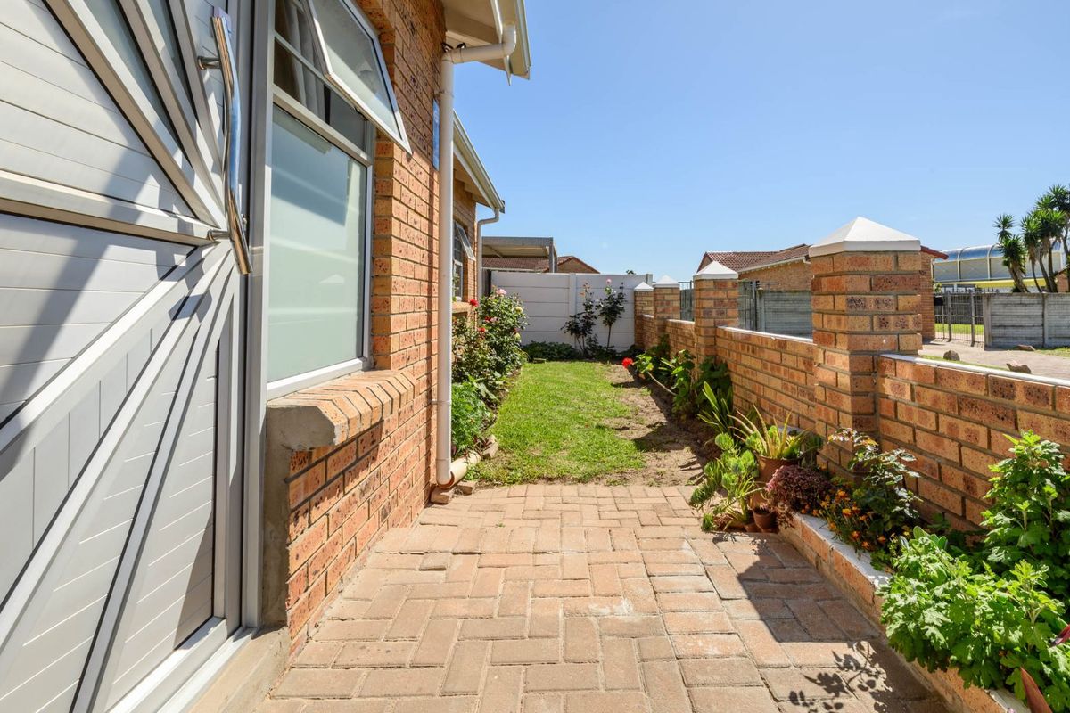House For Sale in Parsonsvlei - Photo 2
