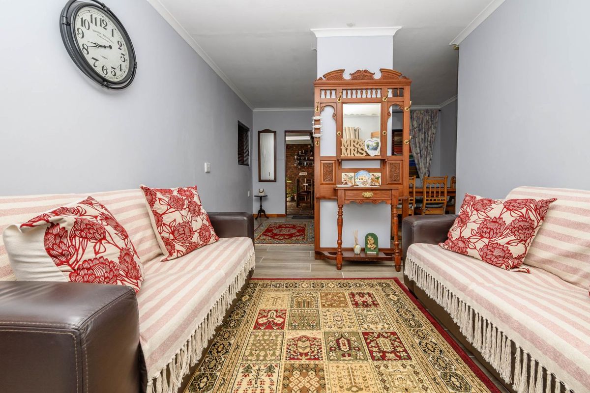 House For Sale in Parsonsvlei - Photo 4