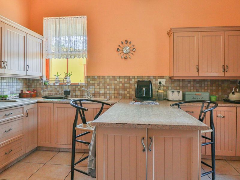 House For Sale in Montagu Central - Photo 5