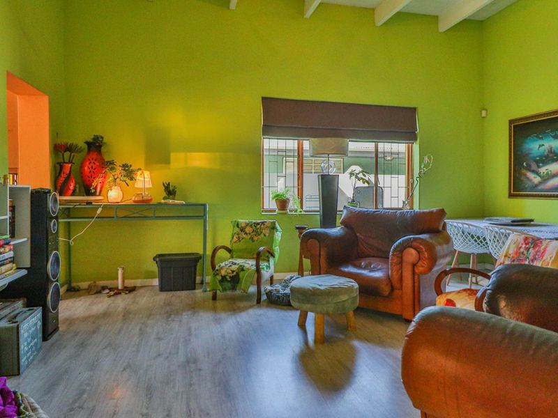 House For Sale in Montagu Central - Photo 2